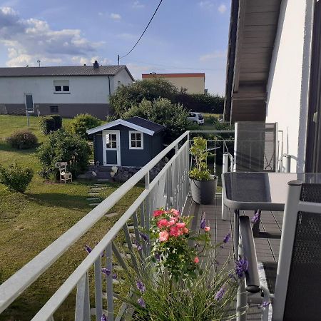 EIFELTRAUM-Schöne Ferienwohnung mit Balkon Kalenborn-Scheuern Exterior foto