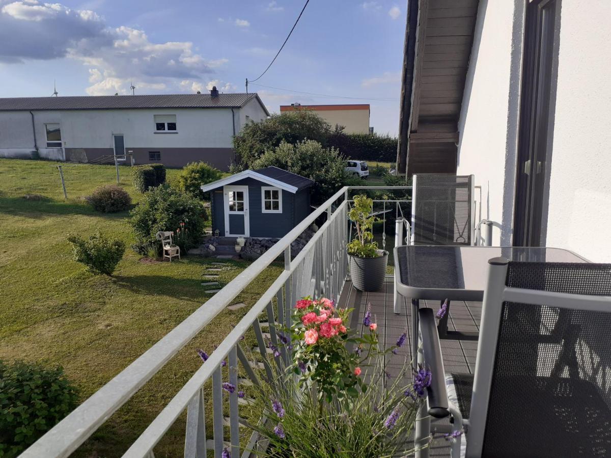 EIFELTRAUM-Schöne Ferienwohnung mit Balkon Kalenborn-Scheuern Exterior foto